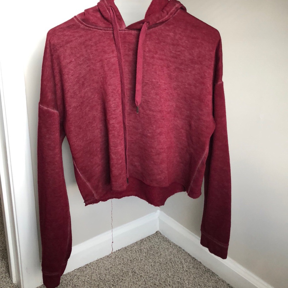 Burgundy cropped hoodie!